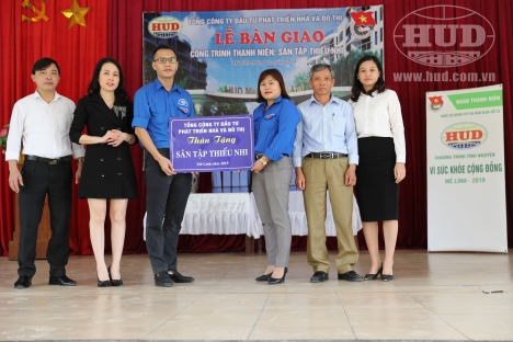Đoàn Thanh niên Khối cơ quan HUD thực hiện chương trình tình nguyện “Vì sức khỏe cộng đồng – Mê Linh 2019” và hành trình chia sẻ yêu thương.