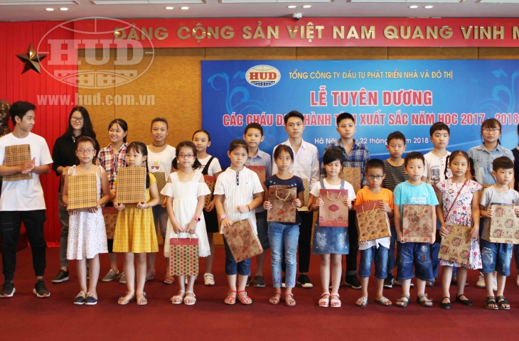 Tổng công ty HUD tổ chức Lễ Tuyên dương các cháu đạt thành tích xuất sắc năm học 2017-2018