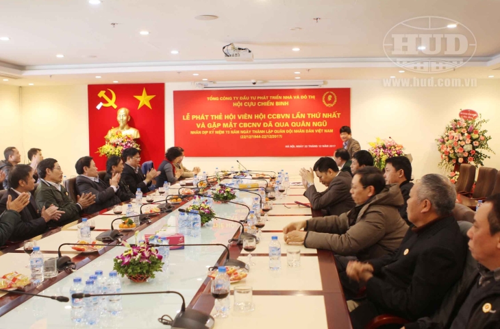 Tổng công ty Đầu tư Phát triển nhà và đô thị và Hội Cựu chiến binh Tổng công ty tổ chức Lễ phát thẻ Hội viên Hội CCB Việt Nam và gặp mặt cán bộ, công nhân viên, người lao động đã qua quân ngũ