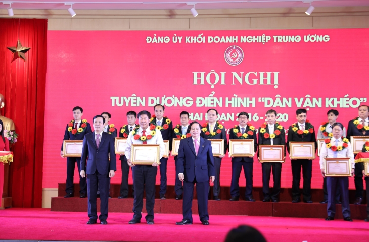 Các tập thể và cá nhân HUD được Đảng ủy Khối Doanh nghiệp Trung ương tuyên dương điển hình “Dân vận khéo” giai đoạn 2016-2020