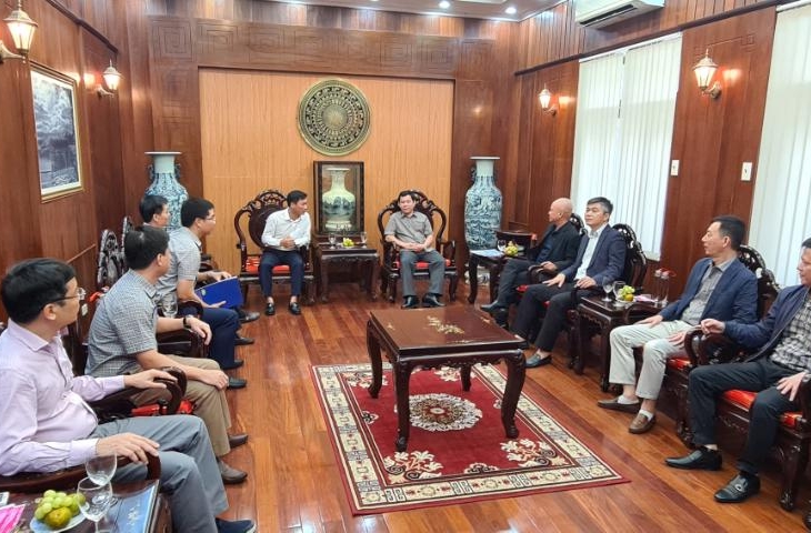 Chủ tịch UBND tỉnh Quảng Ngãi tiếp và làm việc với Tổng Giám đốc HUD