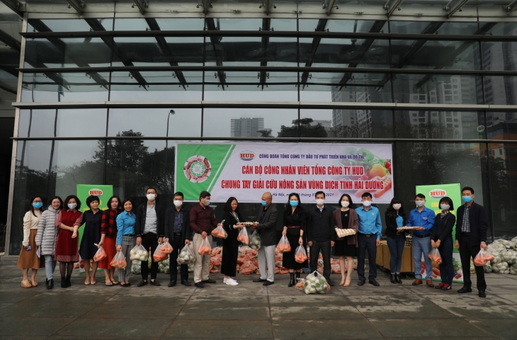 CBNV HUD chung tay “Giải cứu" nông sản Hải Dương