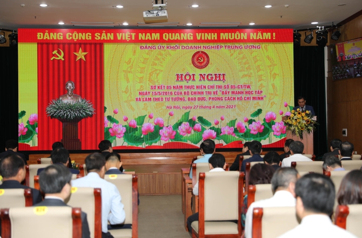 Hội nghị sơ kết 5 năm thực hiện Chỉ thị 05-CT/TW của Đảng ủy Khối DNTW: Tổng công ty HUD vinh dự có 01 cá nhân được khen thưởng