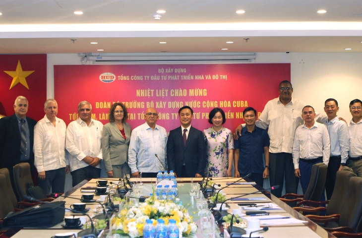 Bộ trưởng Bộ Xây dựng Cuba René Mesa Villafaña Tới thăm và làm việc với Tổng công ty HUD