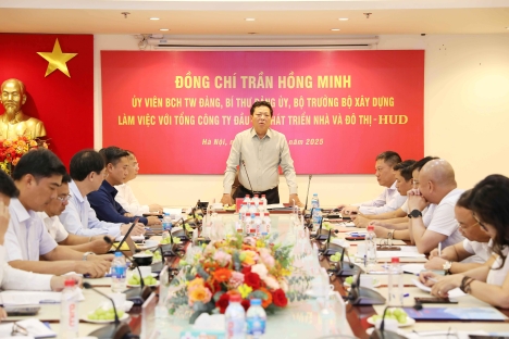 Đồng chí Trần Hồng Minh - Ủy viên Ban Chấp hành Trung ương Đảng, Bí thư Đảng ủy, Bộ trưởng Bộ Xây dựng làm việc với Tổng công ty HUD