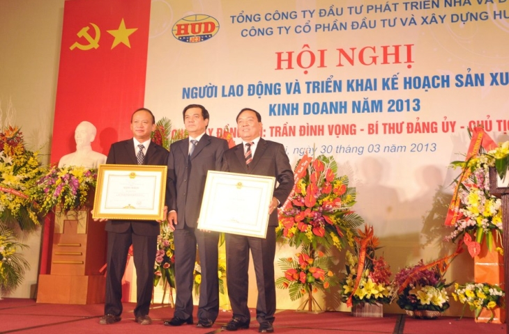 HUD3 tổ chức Hội nghị triển khai nhiệm vụ SXKD năm 2013 và Lễ chia tay đồng chí Trần Đình Vọng