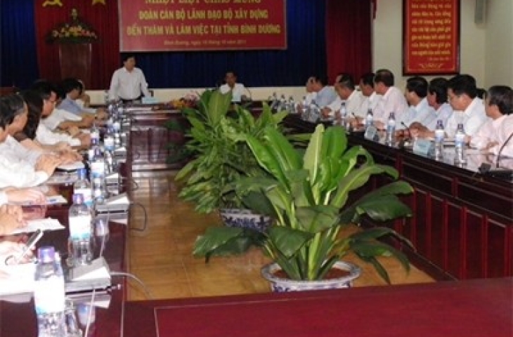 
Bộ trưởng Trịnh Đình Dũng đến thăm và làm việc tại tỉnh Bình Dương
