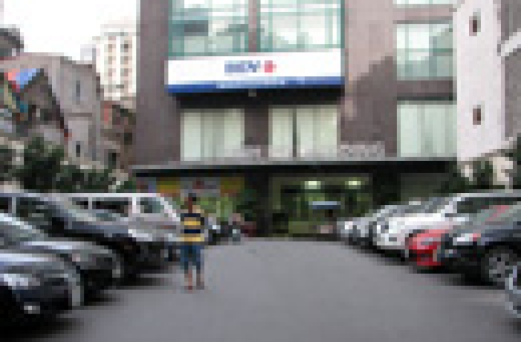 Chung cư 93 Lò Đúc bị yêu cầu dừng thu phí trông xe vượt trần