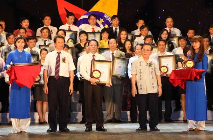 Thương hiệu HUD vào Top 20 Nhãn hiệu nổi tiếng – Nhãn hiệu cạnh tranh Việt Nam năm 2011