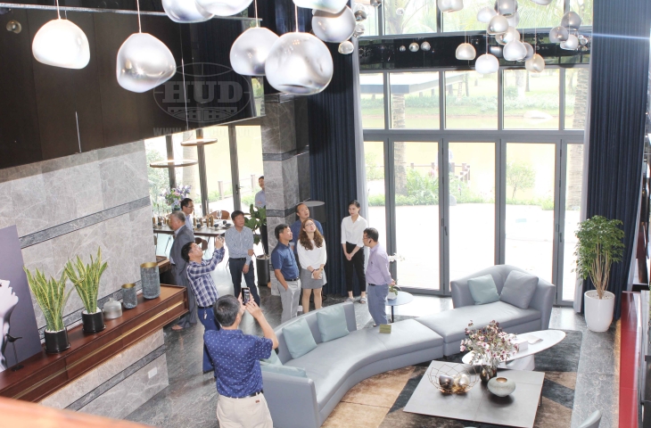 Cán bộ lãnh đạo Tổng công ty HUD thăm quan dự án Khu đô thị Ecopark