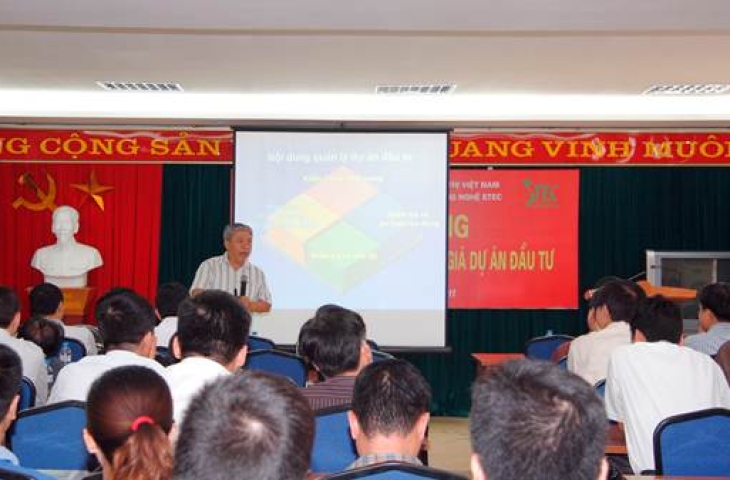 Tập đoàn tổ chức khoá học “ Đánh giá dự án đầu tư” năm 2011