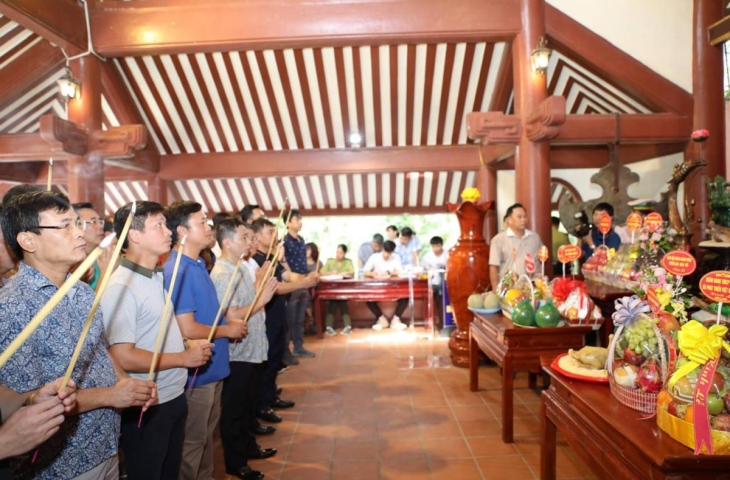 Tổng công ty HUD tổ chức dâng hương tưởng nhớ Chủ tịch Hồ Chí Minh