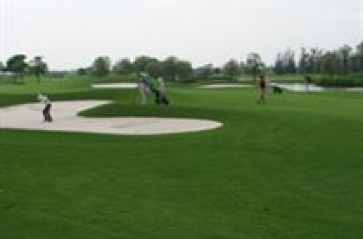 Hàng chục sân golf xây dựng sai quy định 