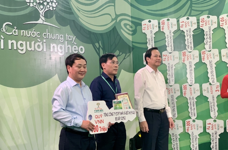 HUD tiếp tục ủng hộ Quỹ “Vì người nghèo”100 triệu đồng  