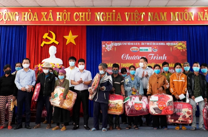 Tổng công ty HUD trao tặng 100 suất quà cho chương trình "Xuân yêu thương, Tết vì người nghèo năm 2022" tại huyện Ba Tơ, tỉnh Quảng Ngãi