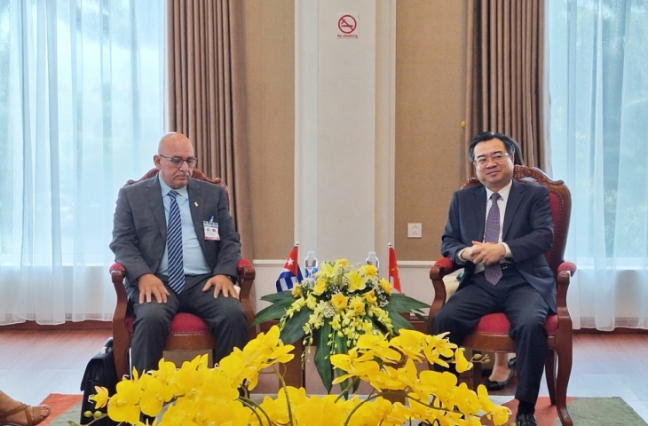 Bộ trưởng Bộ Xây dựng Nguyễn Thanh Nghị tiếp, trao đổi với Bộ trưởng Xây dựng Cuba Rene Mesa Villafana