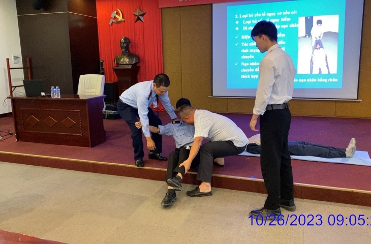 Lớp học sơ cấp cứu tai nạn lao động tại Tòa nhà HUDTOWER