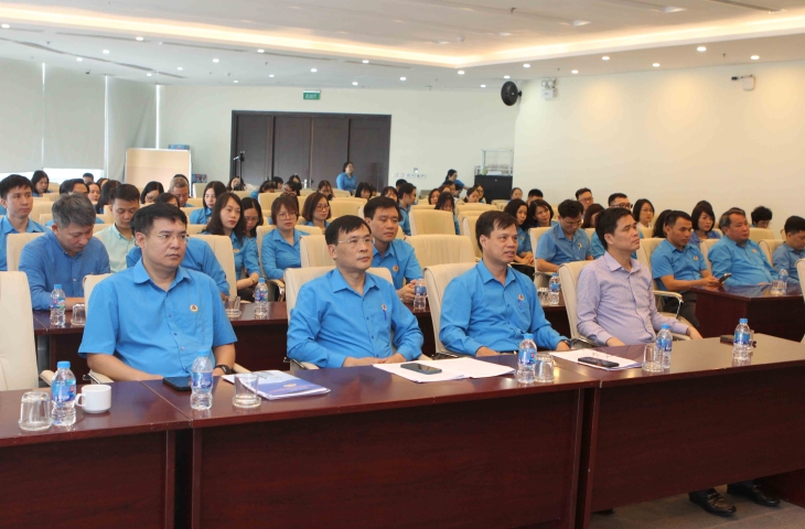 CÔNG ĐOÀN TỔNG CÔNG TY HUD: Tổ chức Hội nghị học tập chuyên đề “Học tập và làm theo tư tưởng, đạo đức, phong cách Hồ Chí Minh về xây dựng văn hóa, con người Việt Nam và văn hóa doanh nghiệp”